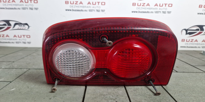 Lampa / Tripla stop dreapta pe aripa Land Rover Freelander [1998 - 2006]