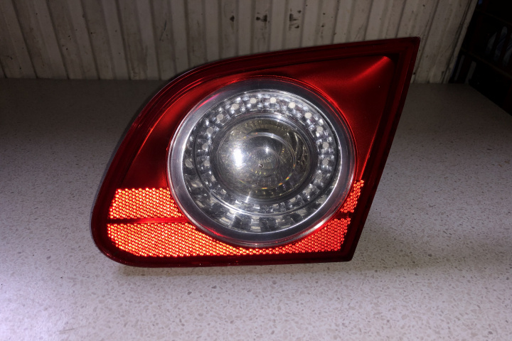Lampa / Tripla stop dreapta pe capota portbagaj 3C