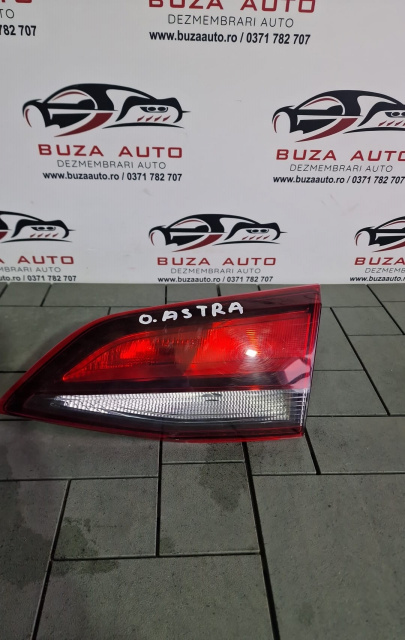 Lampa / Tripla stop dreapta pe haion Cod: 39077381