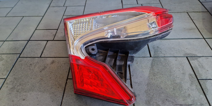 Lampa / tripla stop stanga pe haion Cod: 81590-F4010-00 Toyota C-HR [2016 - 2020]
