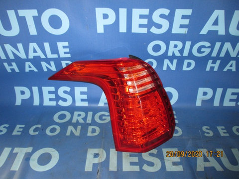 Lampi spate Peugeot 5008; 26120102