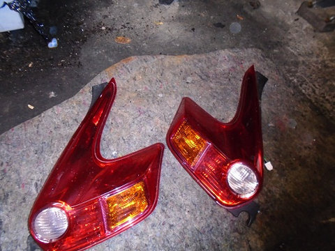 Lampi stopuri complete originale Nissan Juke 2013