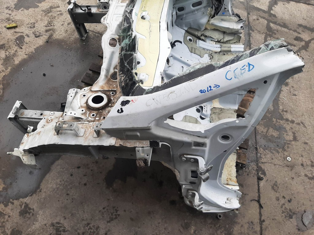 Lonjeron cu semi aripa stanga kia ceed 2 dupa 2012