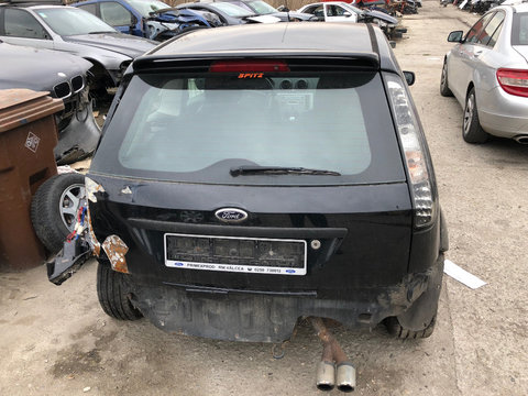 Luneta Ford Fiesta V coupe non-facelift