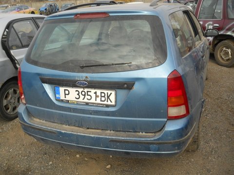 Luneta Ford Focus an 2001