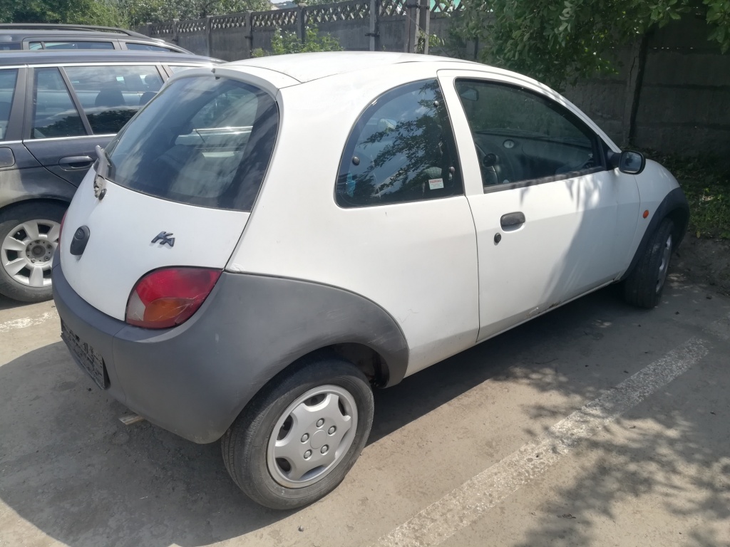 Luneta - Ford Ka,1.3i, an 2000