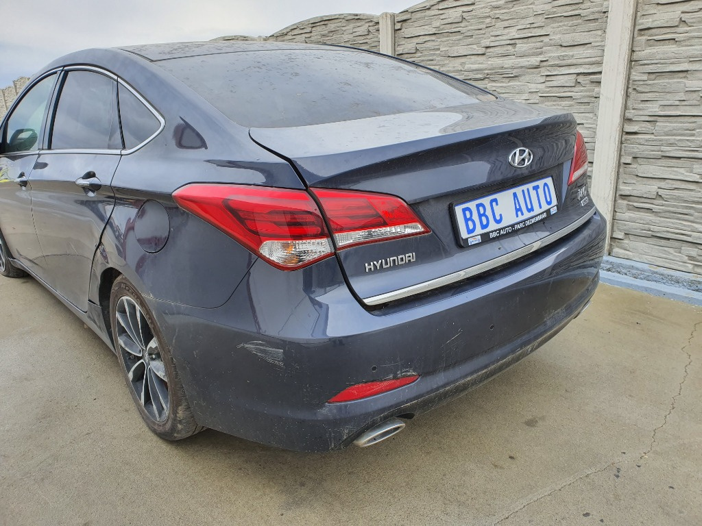 Luneta HYUNDAI I40 an 2015