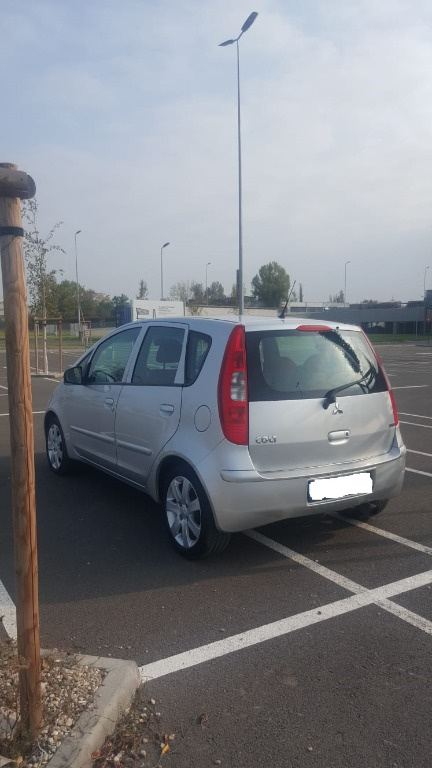 Luneta Mitsubishi Colt