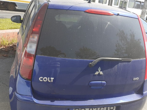 Luneta Mitsubishi Colt