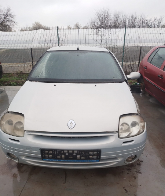 Luneta Renault Clio 2 [1998 - 2005] Symbol Sedan 1