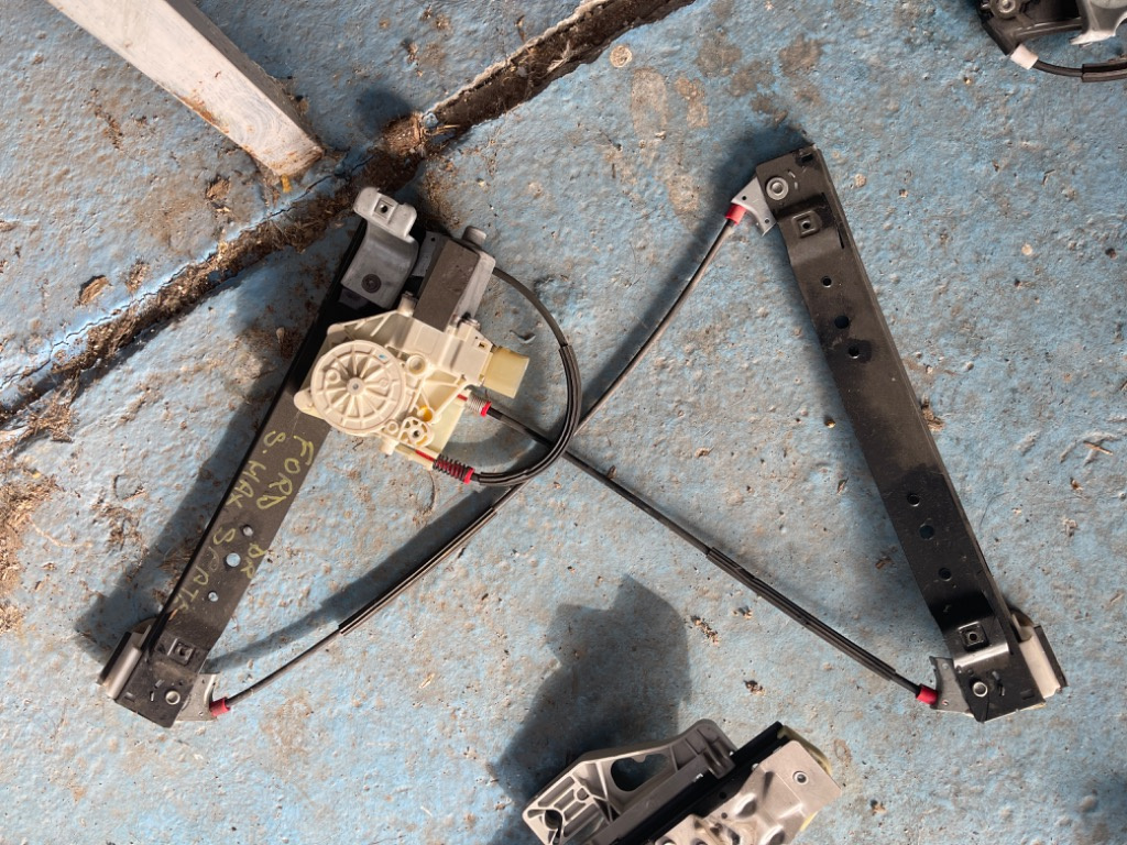 Macara cu motoras dreapta spate Ford S-Max