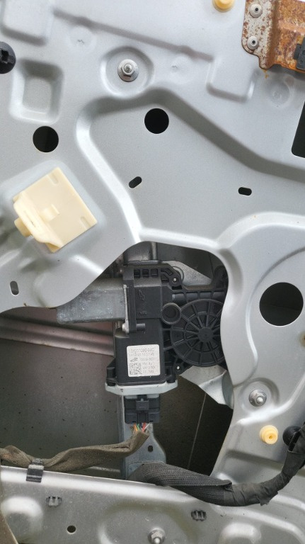 Macara cu motoras electric renault clio 4 stanga fata - cod - 128001092 / 1200109205C / 128001092-05