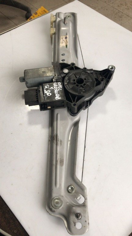 Macara cu motoras stanga spate Opel Crossland X cod 98840p1m21