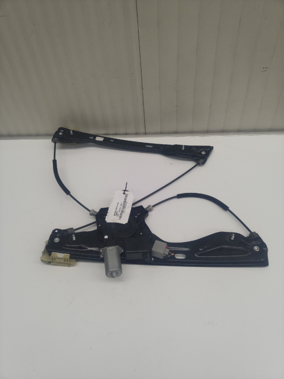 Macara dreapta fata Opel Astra K an 2017 cod piesa 13406674