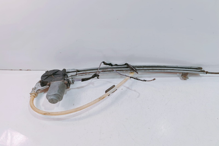 Macara Dreapta Spate cu Motoras 400670T7