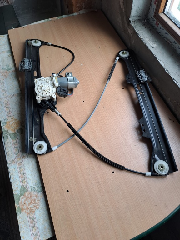 Macara electrica dreapta fata Bmw seria 5 E60