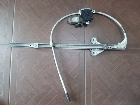 Macara electrica dreapta fata Renault Mascott cod 8200467967