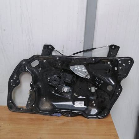 Macara electrica dreapta fata VW Passat B6 3C2837756K