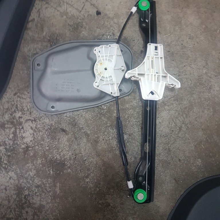 MACARA ELECTRICA DREAPTA SPATE 1K0839482A Volkswagen Golf 5 Plus 2005 Hatchback 1.6 Benzina ,75kw,