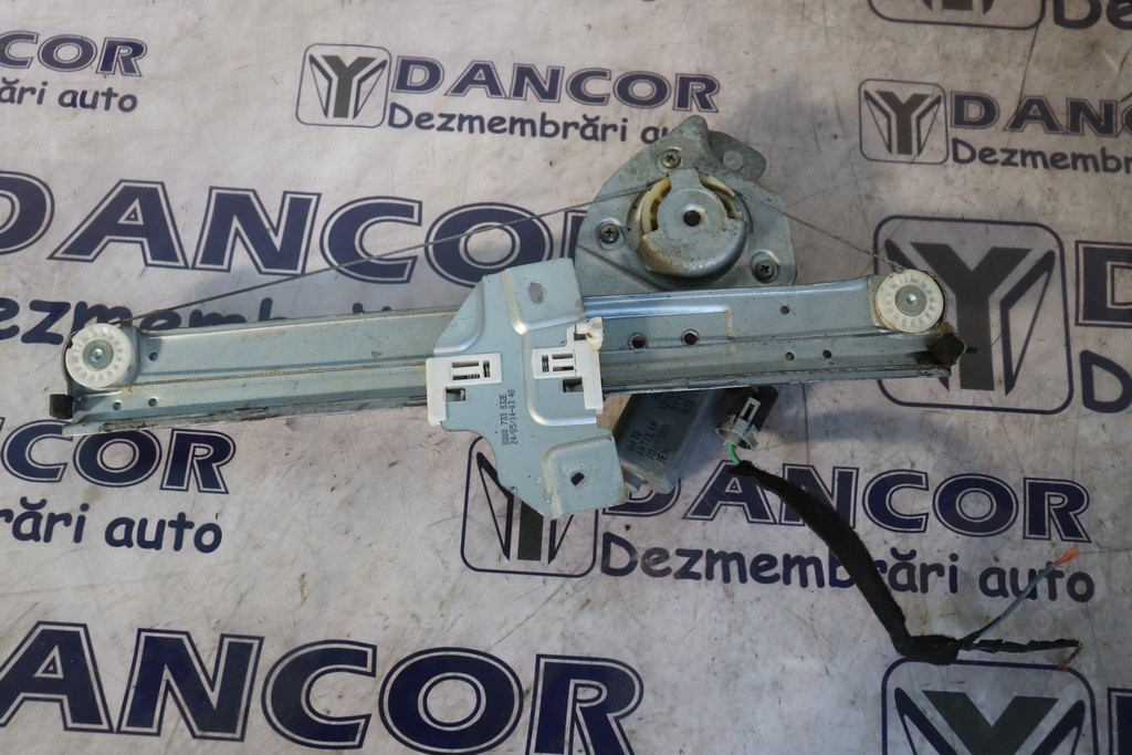 MACARA ELECTRICA DREAPTA SPATE DACIA DUSTER AN 2014 8200733832