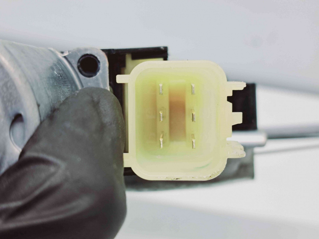 Macara electrica geam dreapta spate Ford