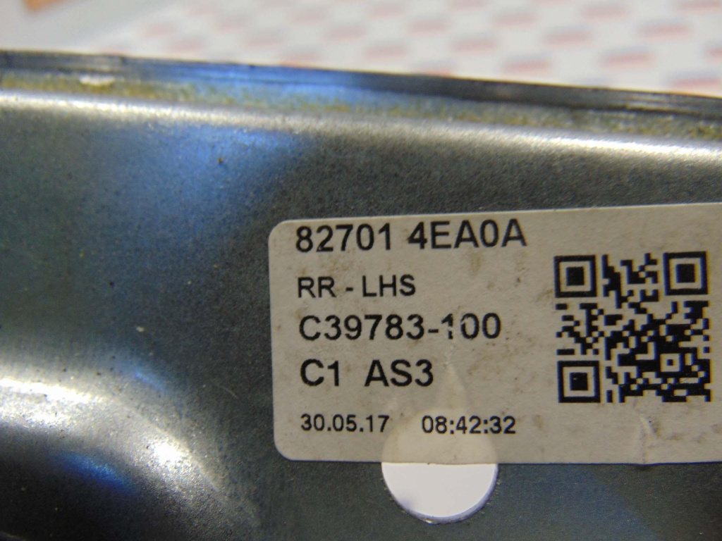 Macara electrica spate - dreapta avand codul original - 827014EA0A - pentru Renault Kadjar din 2017