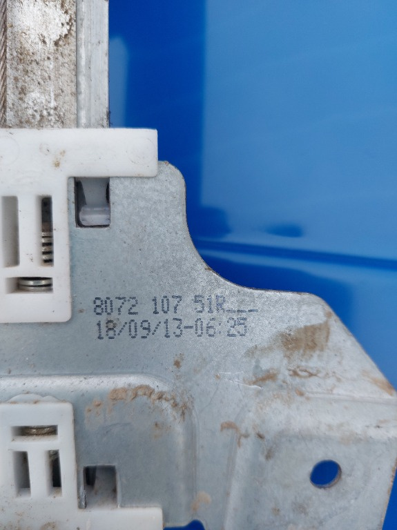 Macara electrica stanga fata Dacia Duster cod 807210751R