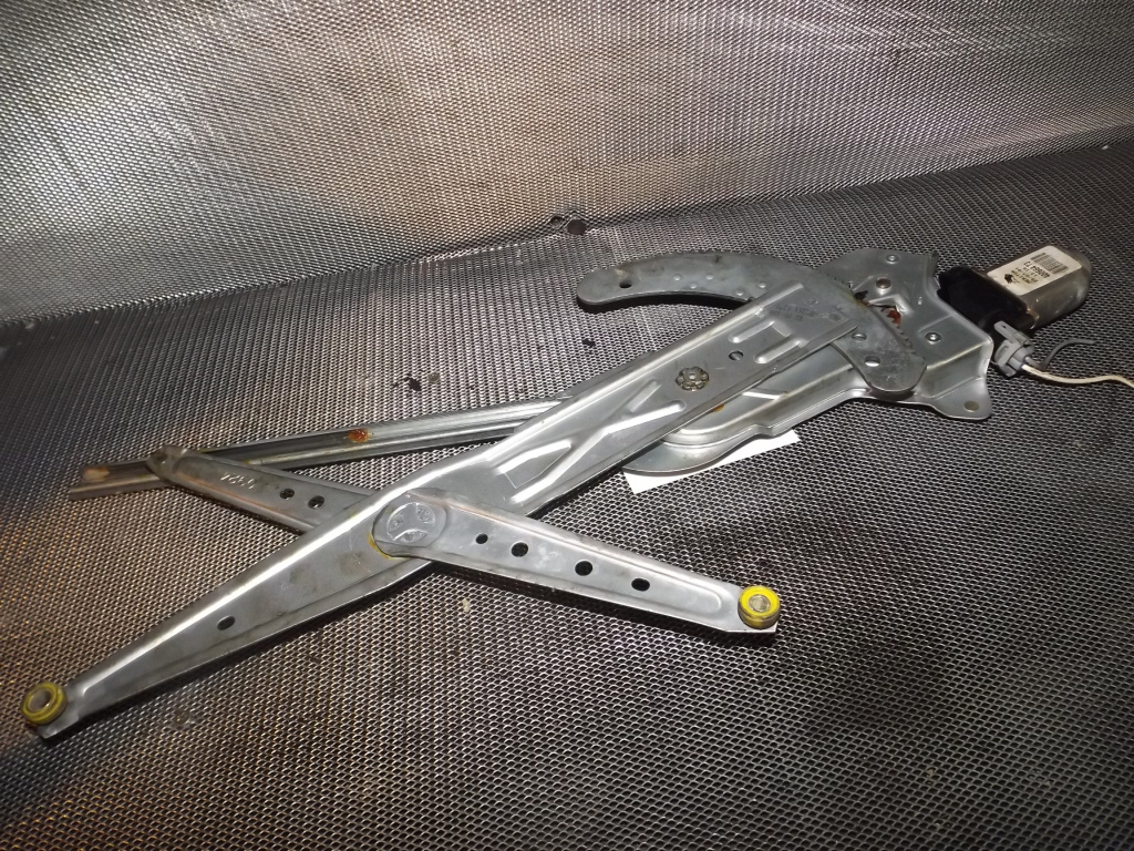 Macara electrica stanga fata sau dreapta fata renault kangoo 2003