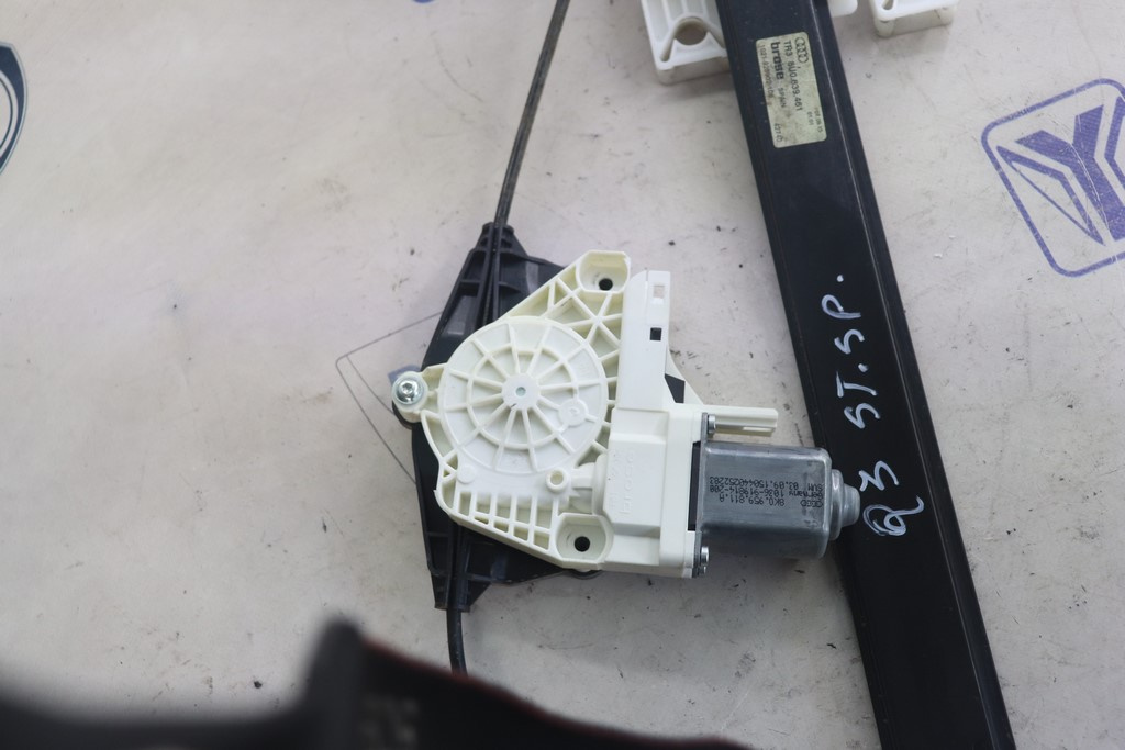 MACARA ELECTRICA STANGA SPATE AUDI Q3 AN