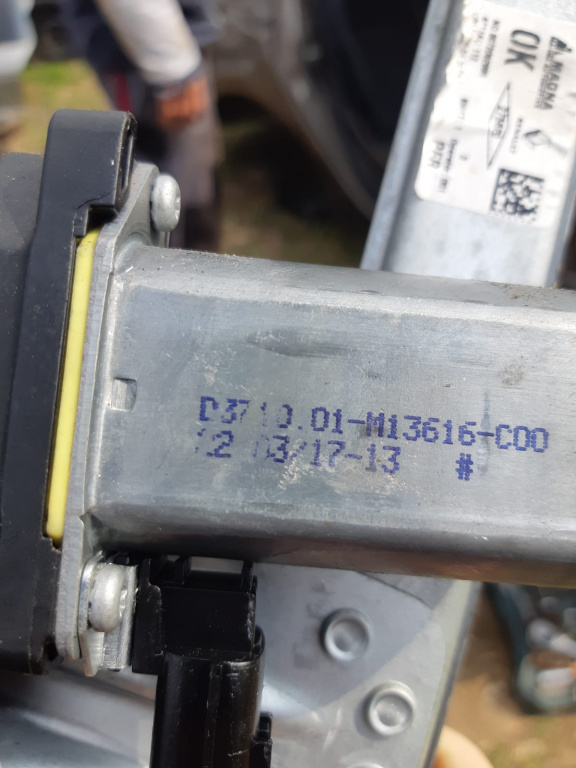 Macara geam cu Motoras dreapta fata Dacia Logan 2 ,Sandero 2 cod produs:807209299R
