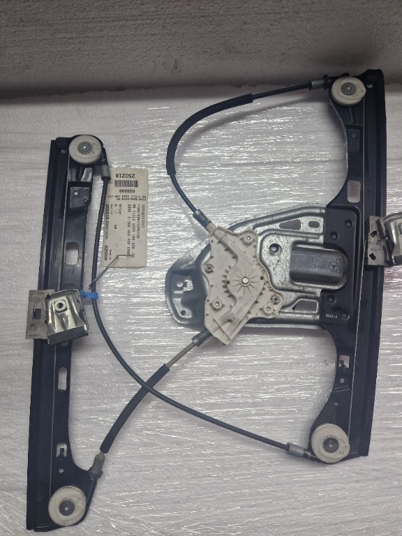 Macara geam cu motoras Mercedes W203 cod A2038202942