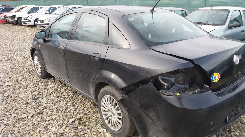 Macara geam dreapta fata Fiat Linea 2008