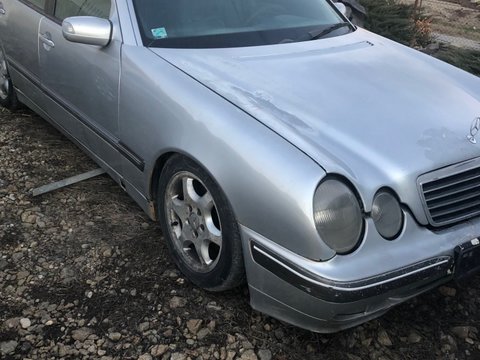 Macara geam dreapta fata Mercedes E-CLASS W210 2001 berlina 2.2cdi