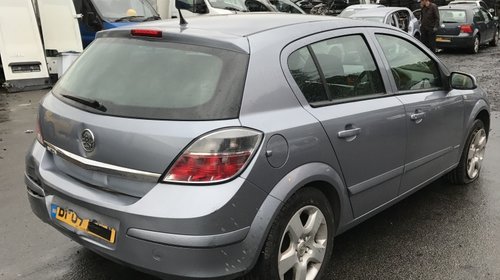Macara geam dreapta fata Opel Astra H 20