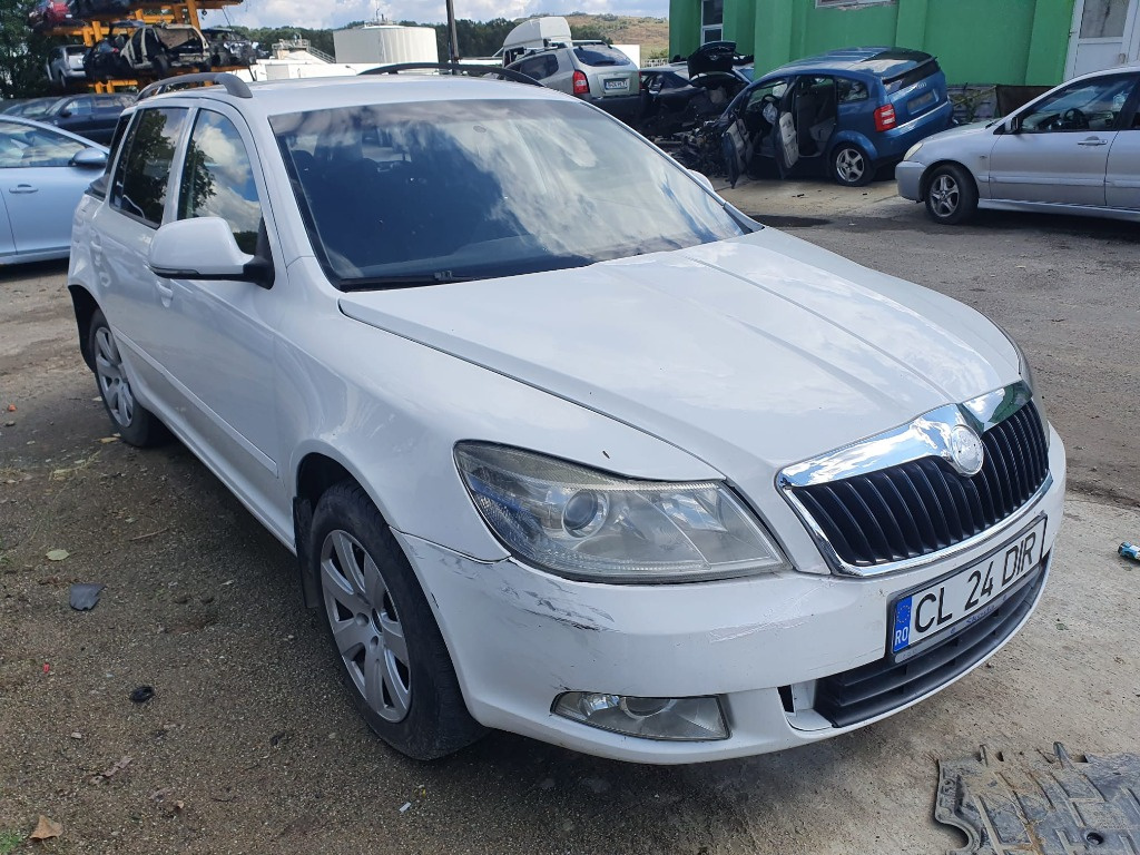 Macara geam dreapta fata Skoda Octavia 2 2009 brea