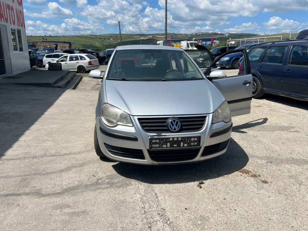 Macara geam dreapta fata Volkswagen Polo 9N 2007 Hatchback 1,2 benzină