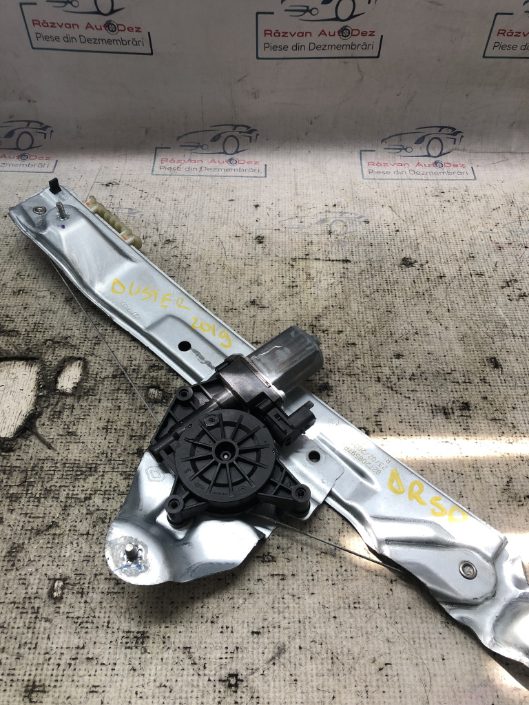 Macara geam dreapta spate Dacia Duster 2019, 82720