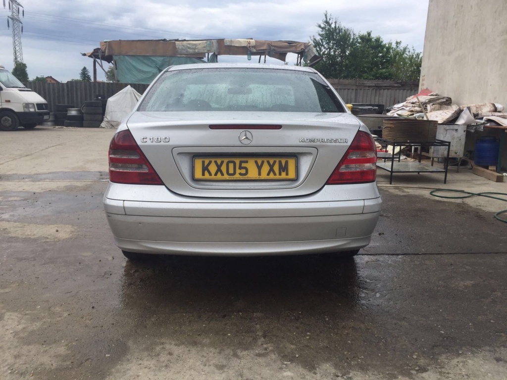 Macara geam dreapta spate Mercedes C-CLASS W203 2005 Berlina 180 Kompressor/200 Kompressor