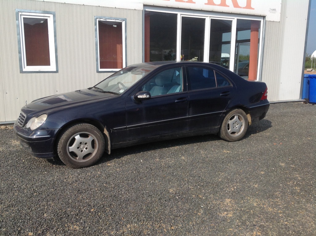 Macara geam dreapta spate Mercedes C-CLA
