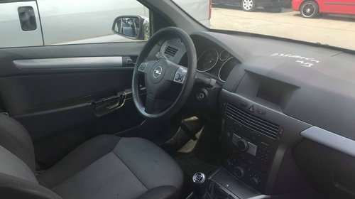 Macara geam dreapta spate Opel Astra H 2