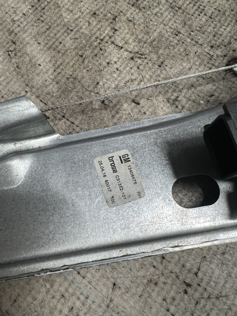 Macara geam dreapta spate Opel Astra K H