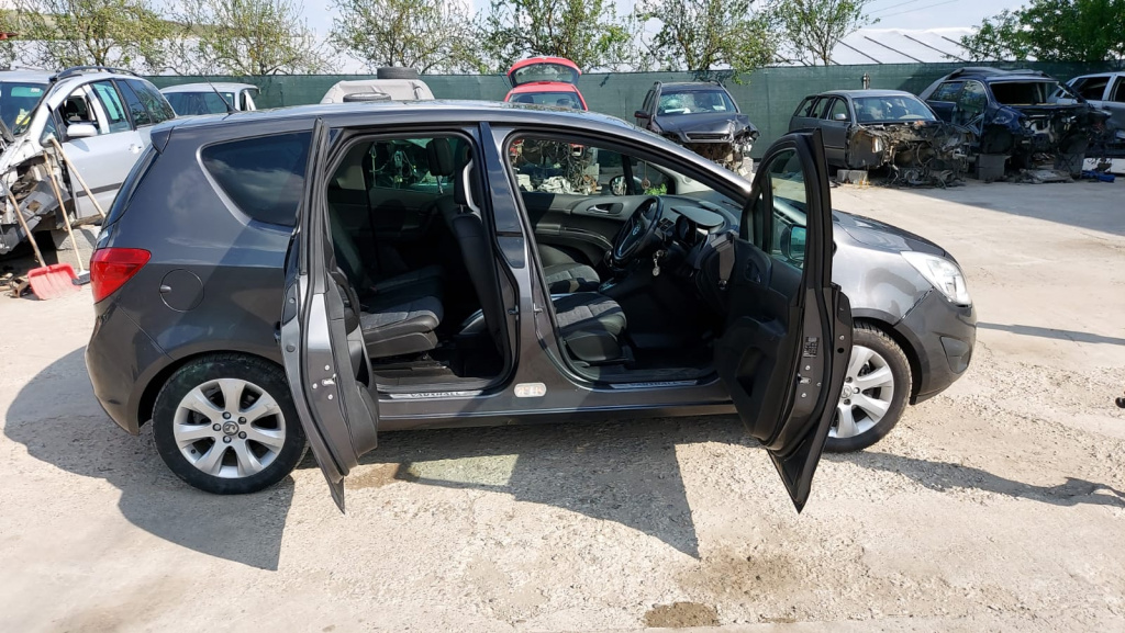 Macara geam dreapta spate Opel Meriva B 