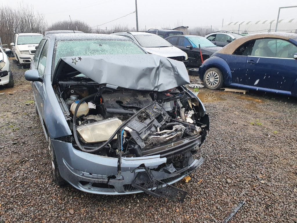 Macara geam dreapta spate Skoda Fabia 20