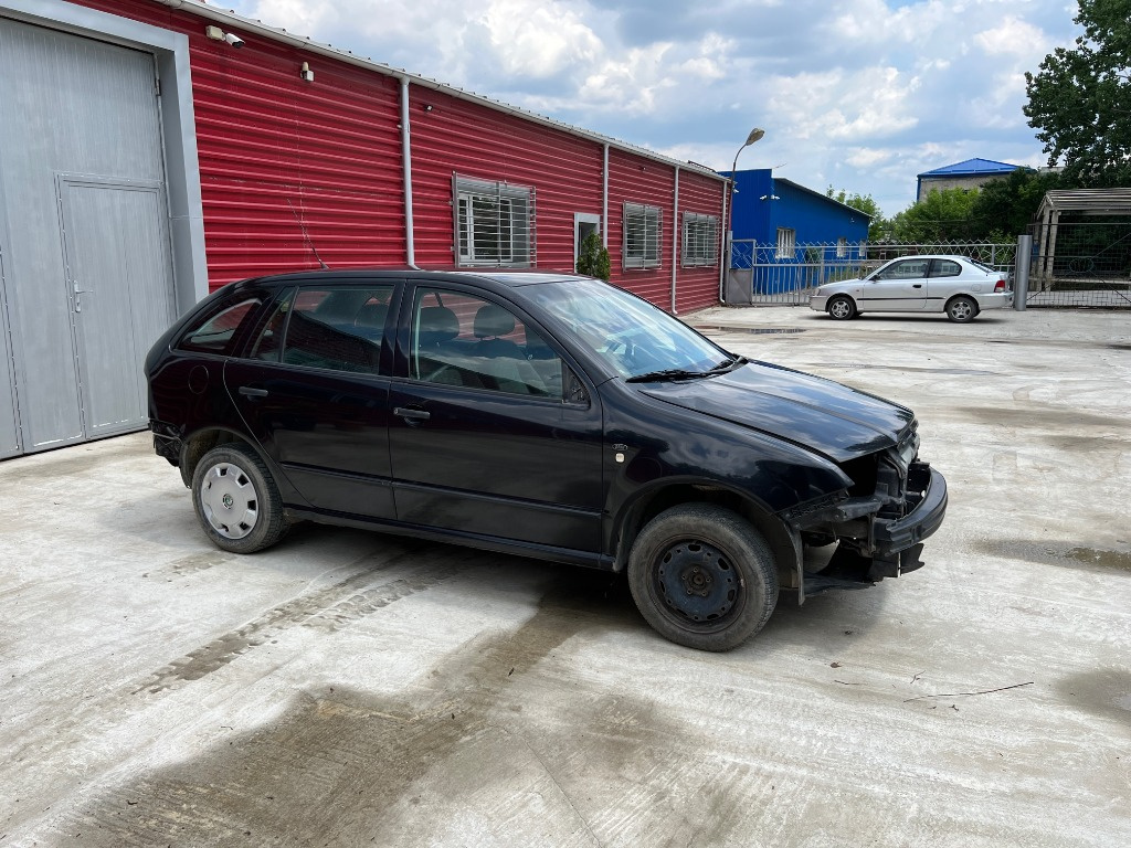 Macara geam dreapta spate Skoda Fabia I Combi 1.4 benzina an fab. 2000 - 2007