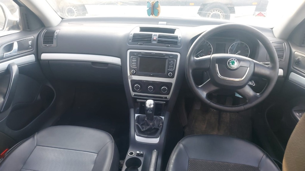 Macara geam dreapta spate Skoda Octavia 