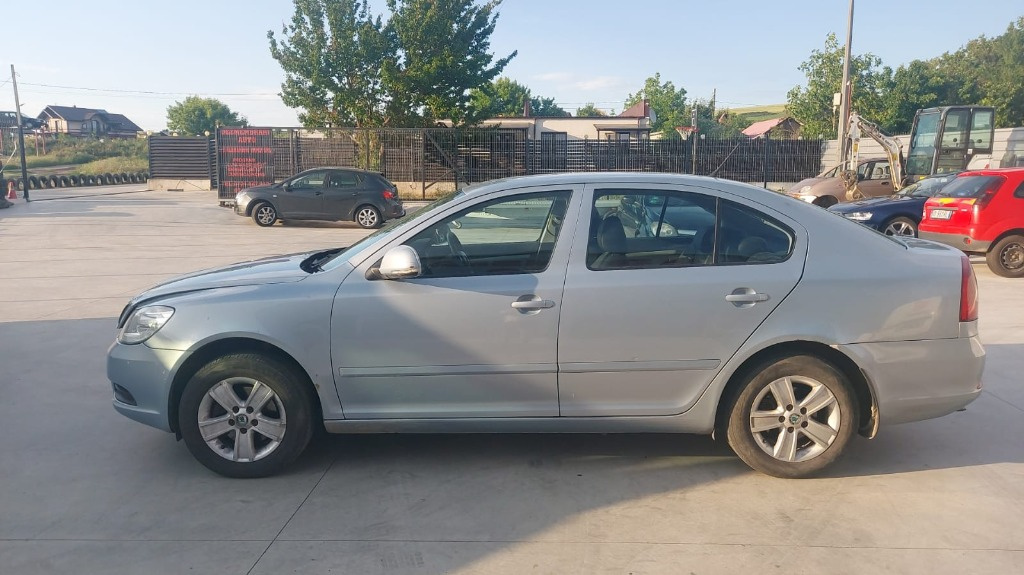 Macara geam dreapta spate Skoda Octavia 
