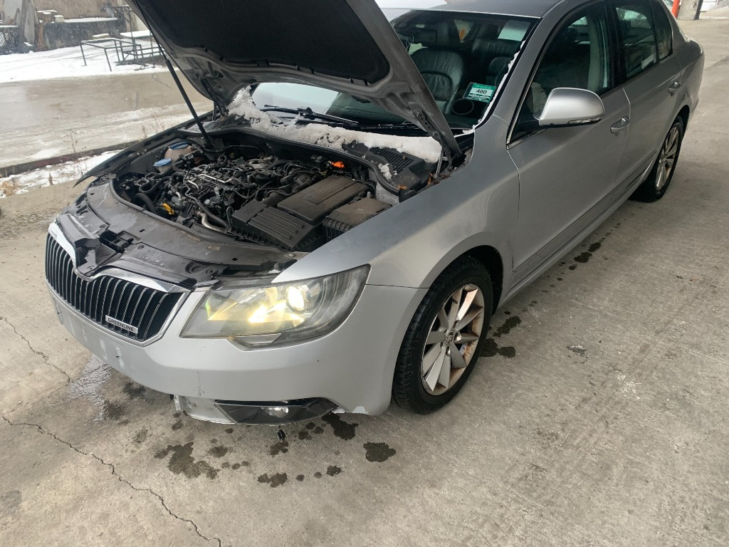 Macara geam dreapta spate Skoda Superb 2014 facelift 2.0 tdi