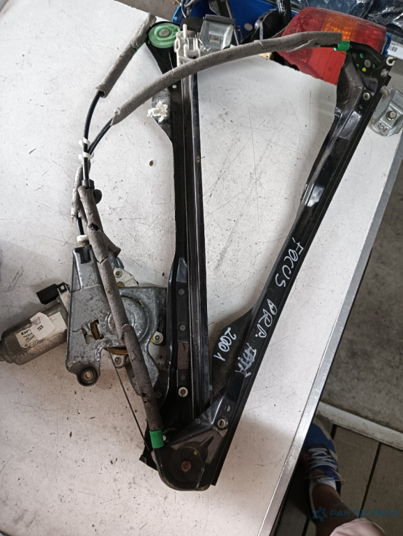Macara geam electric dreapta fata FORD FOCUS Hatchback (DAW, DBW) [ 1998 - 2007 ]