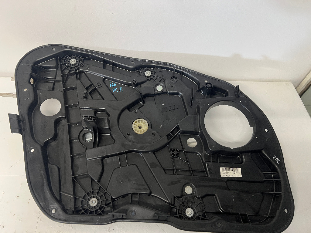 Macara geam electric usa stanga fata Hyundai I40 1.7 Crdi 2016 - Cod 81310-3z000