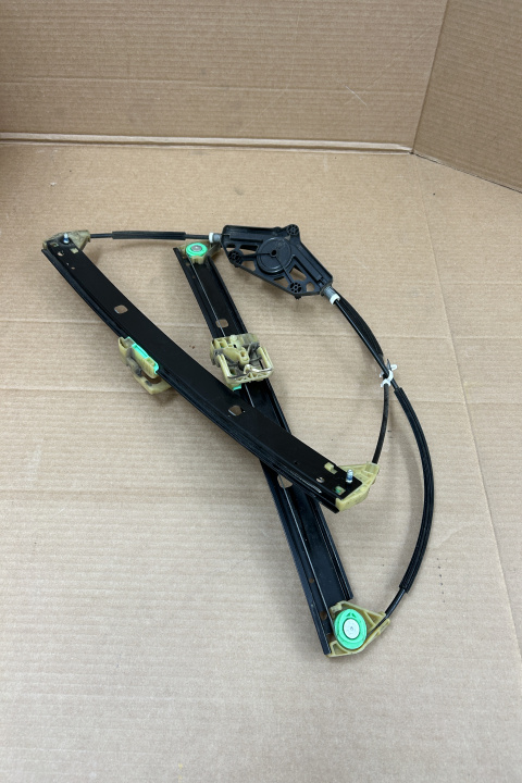 Macara geam fata stanga 5E0837461 Skoda 